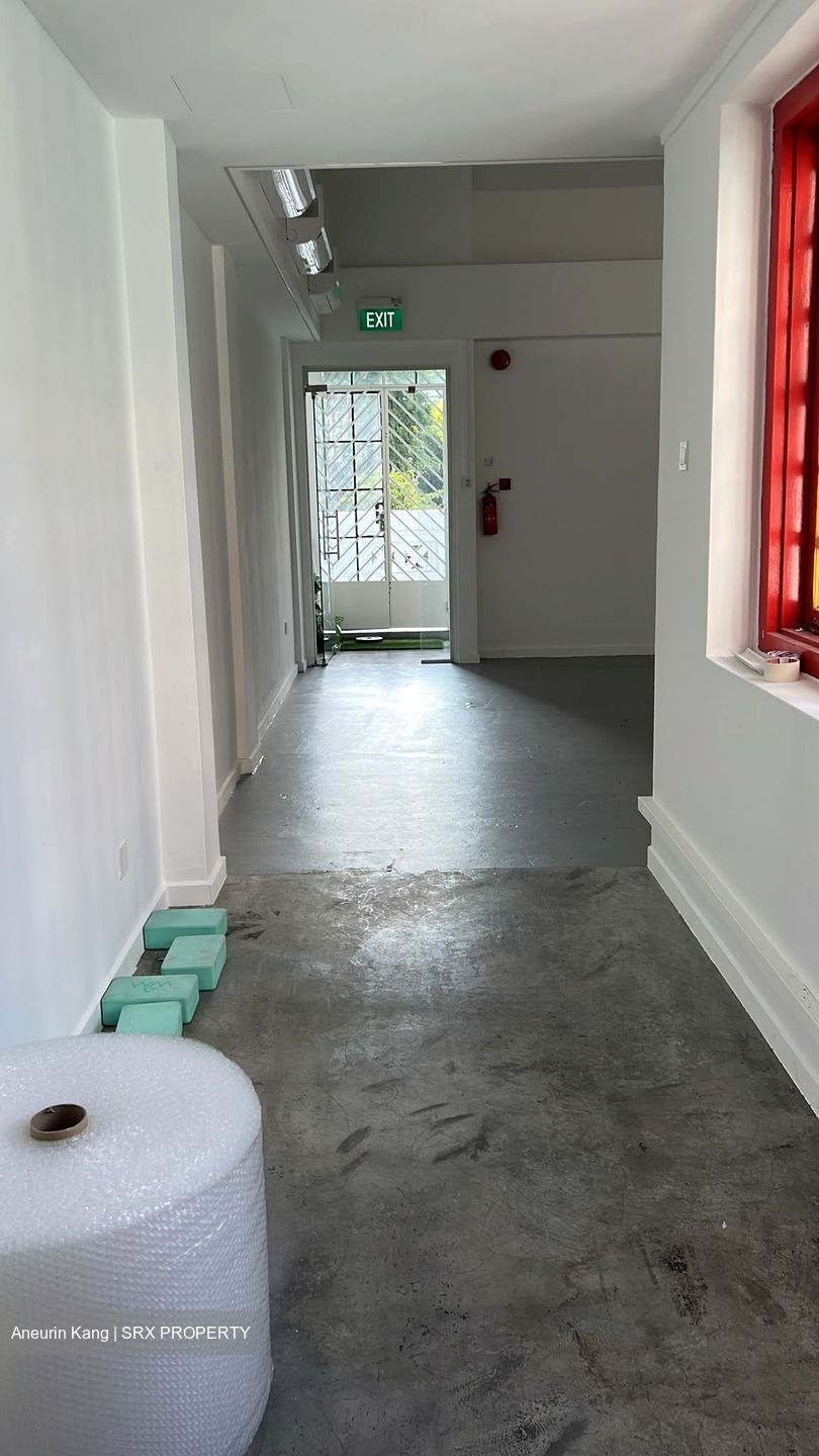 New Bridge Road (D2), Office #621229811